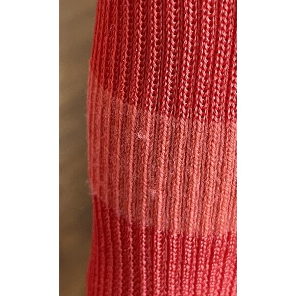 Red Sleeveless Ribbed Top - Picture 8 of 11